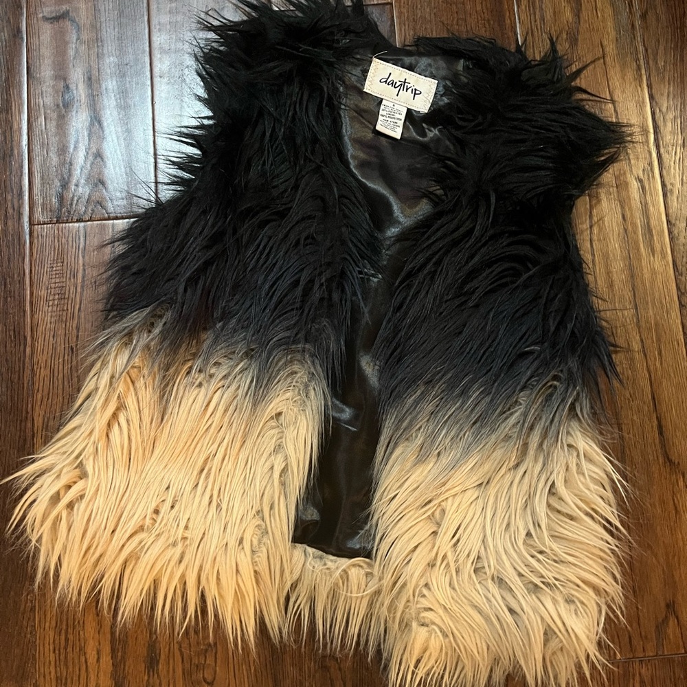 Daytrip faux fur vest